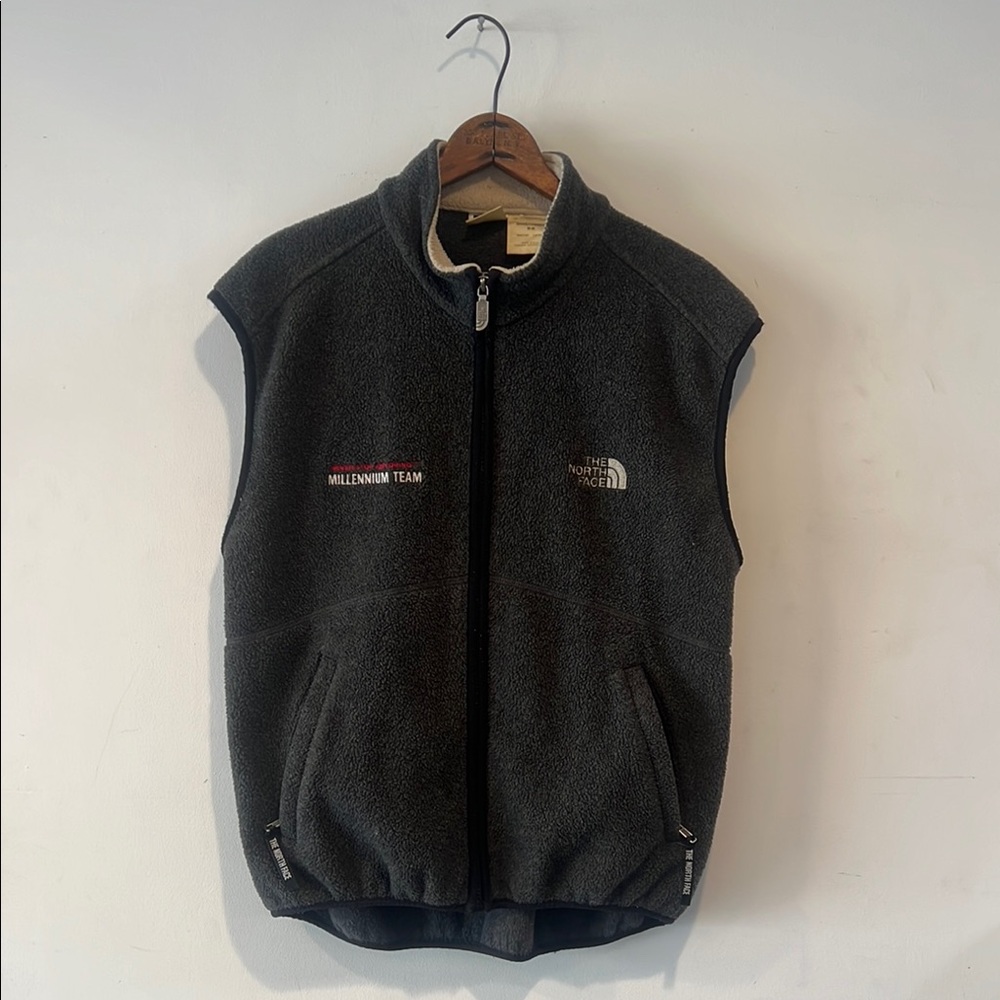 The North Face Men's Gray Fleece Vest